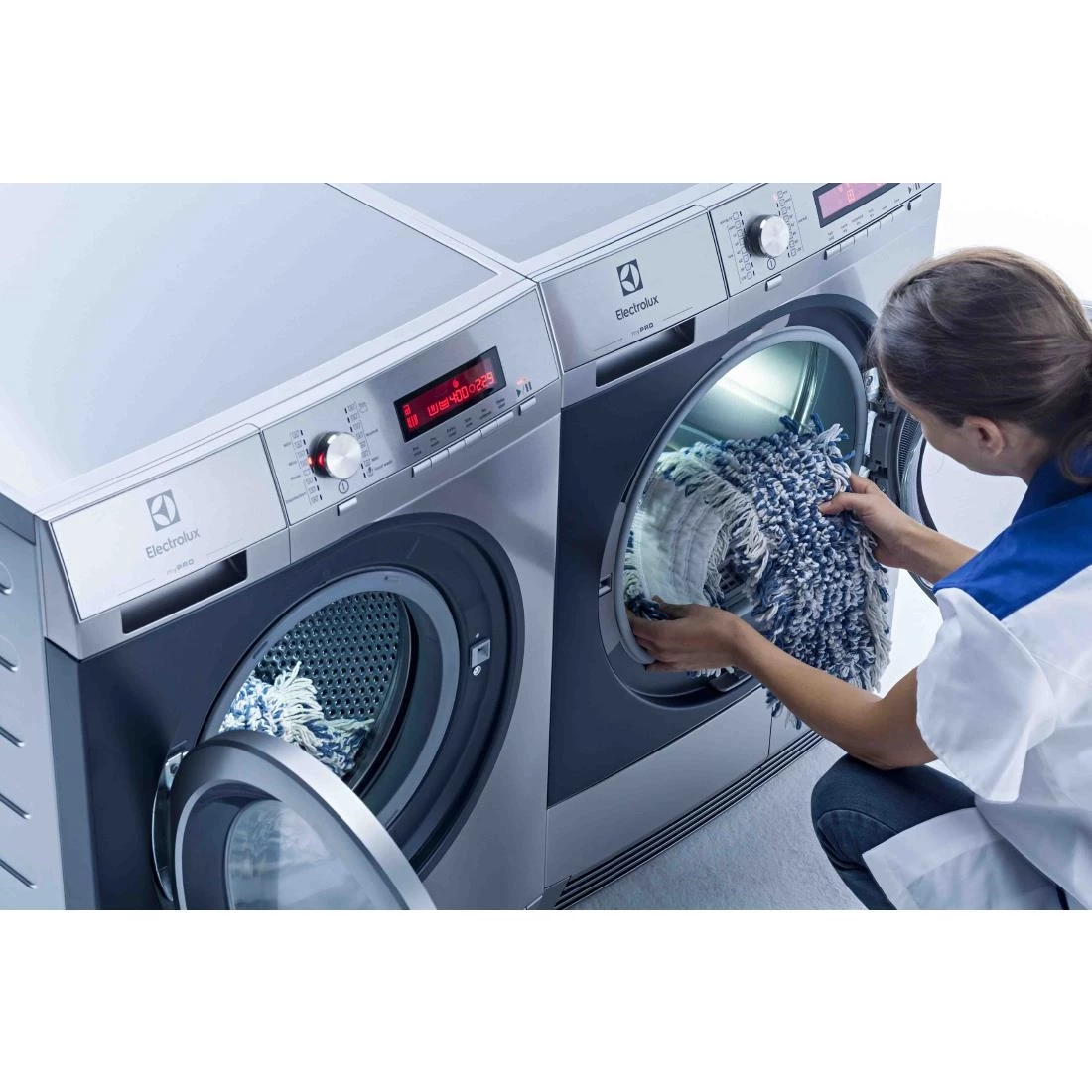 Electrolux MyPRO Commercial Washing Machine WE170P With Pump - Image 5
