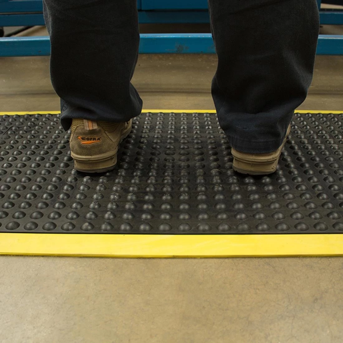 COBA Anti-Fatigue Mat Interlocking Middle Piece 900mm X 1200mm - Image 4